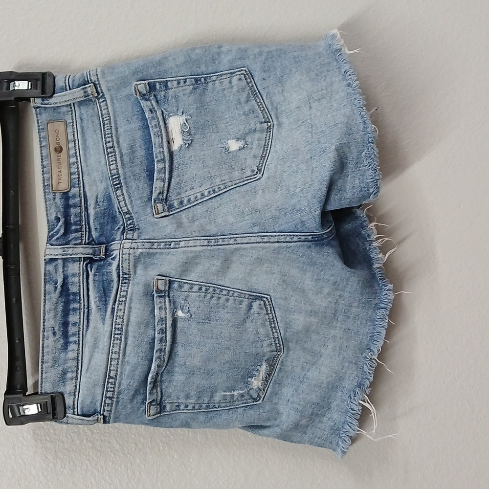 Treasure & Bond foster boyfriend High Rise distressed denim shorts Size 24 - Picture 4 of 7